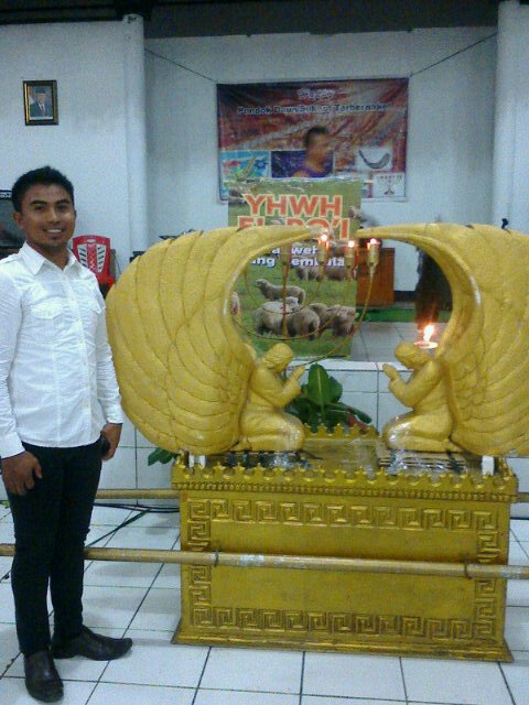 Kasihilah sesmamu manusia....