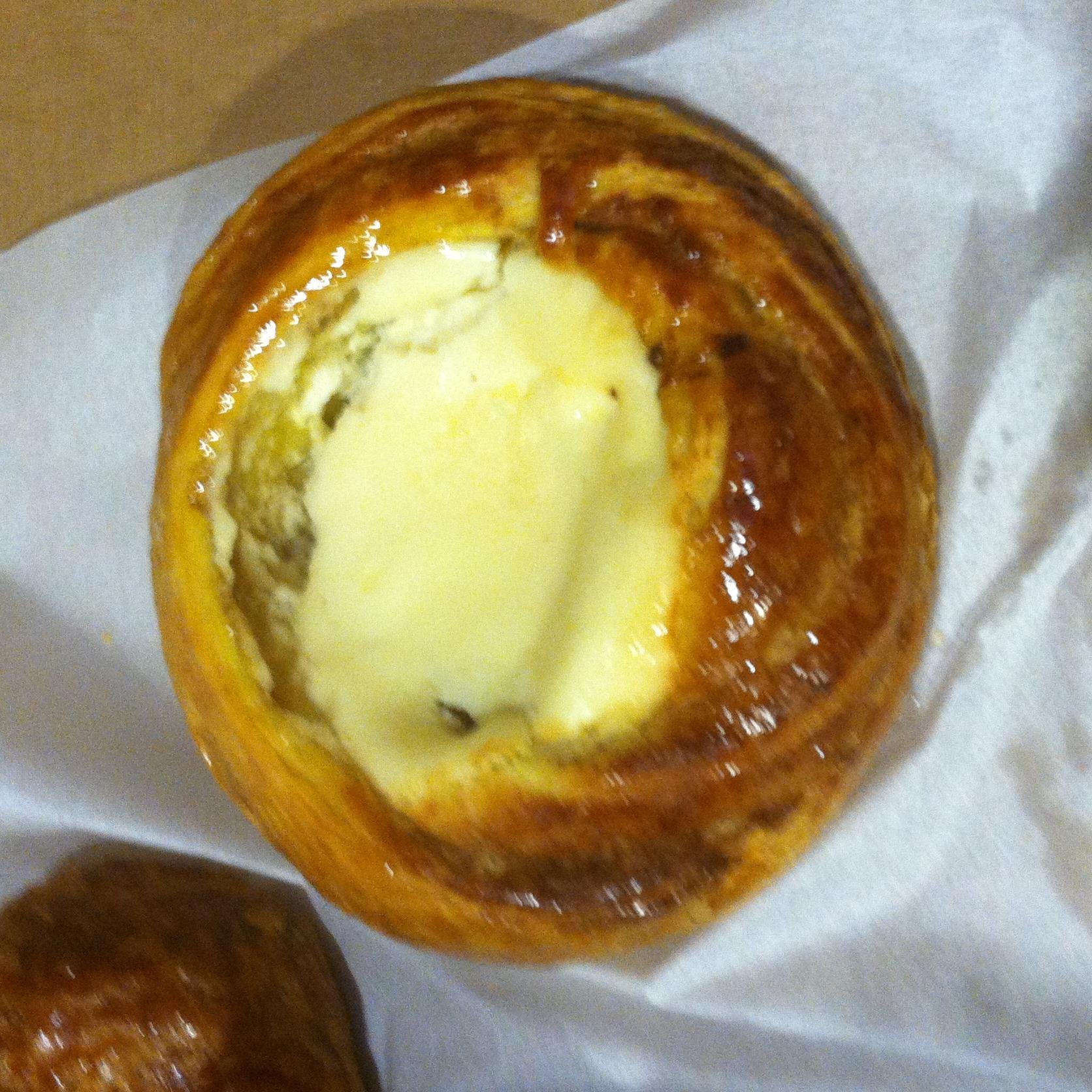 dejeuneratyourd's profile picture. We deliver everyday! fresh baked pastries (croissants,baguettes,scones,challah...) delivered free  DC /Arl/ Beth,