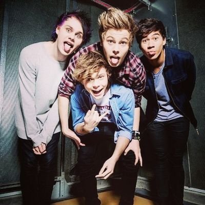 you just got a free follow from @Myhoranfthemmo you should go follow her now x