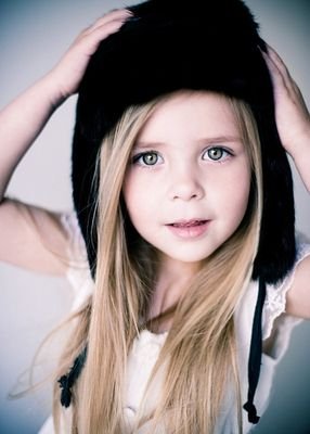 TinyMikaelson's profile picture. Vampire Princess. Daughter of the king of New Orleans and The Queen of the werewolves. [Five Years Old]
[The Originals/RP/Descriptive]