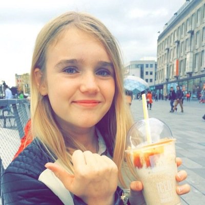 Heey sis van me Ik hou trijns veel van je Ik wil je nooit meer kwijt NEPOOL.... POOLNE.... 4 evaaaah Xxx- trijn sis nella ❤️