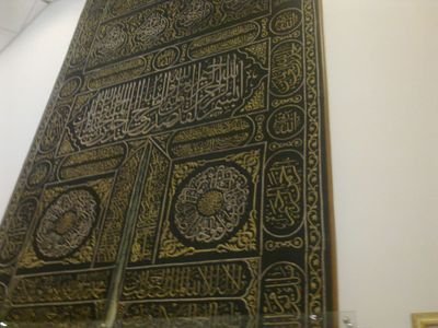 ‏‏‏الحب مثل البصل قشرة تحت قشرة 
ولا شي في النهاية غير الدموووع