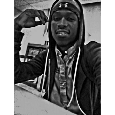 follow bae @__queenT__ ❤✊