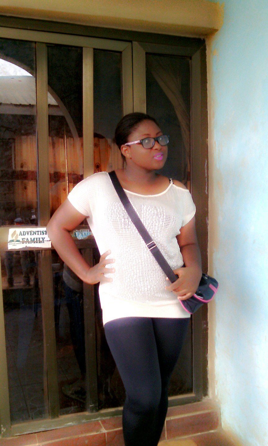 AMrayour's profile picture. Singing dancin