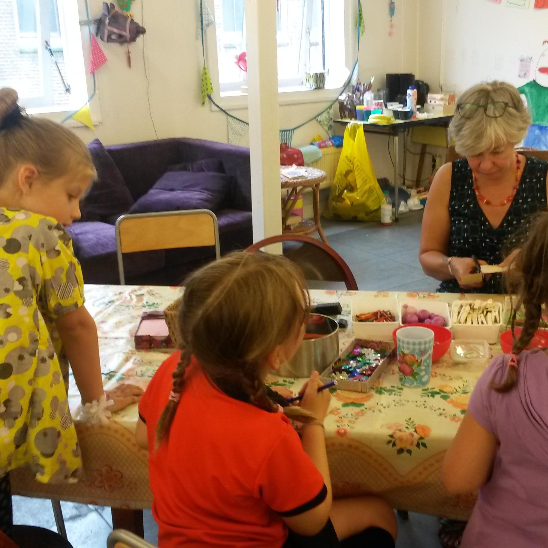 Cultuureducatieve activiteiten en projecten voor het onderwijs en creatieve workshops voor kinderen
