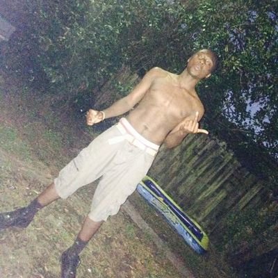 Just a cool lo nigga from bailey drive ✌ #4'sUp #Freedahometeam