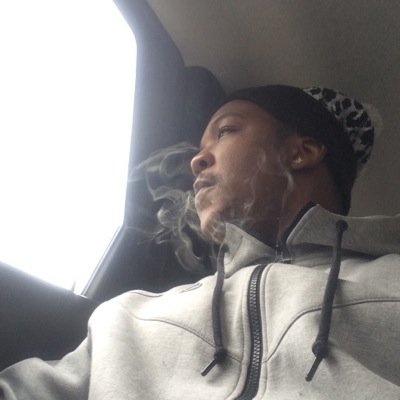 NIGGA I RATHER BE RICH DEN FAMOUS. HANDSOME AN WEALTHY DL$250.    http://t.co/dJoGKKeZyv