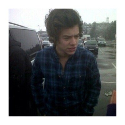go follow @ordinnarrygurl this is a free follow from her
