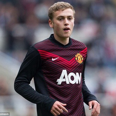Youtuber and PS3 gamer. Center Midfielder for Loose Lions FC and soon Charlton Academy. Message for wagers and follow for giveaways. COME ON YOU STONES!