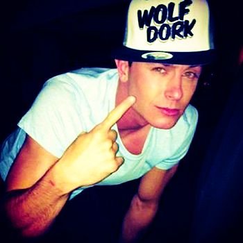 official_kelley's profile picture. I'm a police officer and a part time Model and a bartender
wow that's a lot of work for one guy. 
Maybe you can help me?
Gay