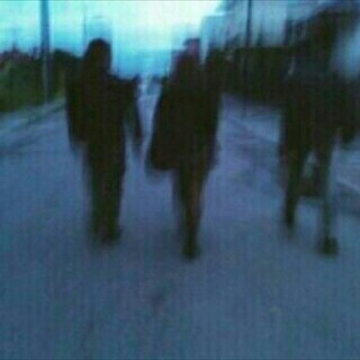 نَواره! انا لِك اصحَاب وناس وعُمر .