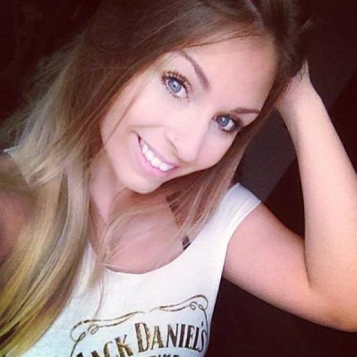 romina_valenzue's profile picture. Feliz de lo que tengo, enojona, mañosa pero una buena persona :)