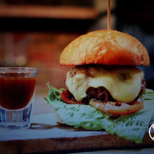 Daveflipaburger's profile picture. I'm chef who loves all things about food and cooking. Love low and slow cooking. #smokedmeats #bbq 
Huge Man United fan and Northern Ireland. #mufc #gawa