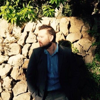 CaslaTony's profile picture. Director de escena, dramaturgo y actor. Finlandia, Mallorca, Granada y Barcelona...allá donde vaya, me acompañan. ANTZOKI TEATTERI