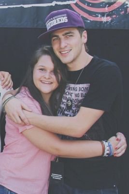 Hey youu♥ Boys and Noise♥ Big Time Rush♥ The Vampire Diares❤ Once Upon A Time❤  Don't let your dreams be dreams!(: