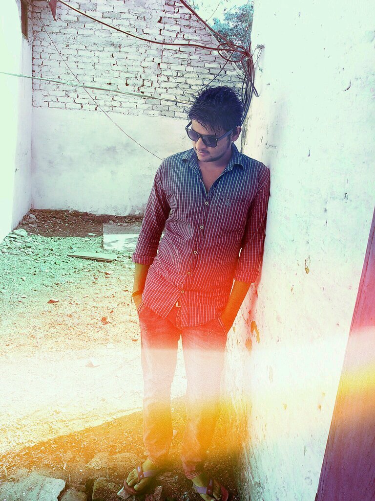 im a fun loving guy who ll make u happy