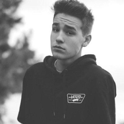 https://t.co/auzTUAoYsW please tag Jacob Whitesides Help me to get his attention❤️ Whitesiders help Whitesiders right?