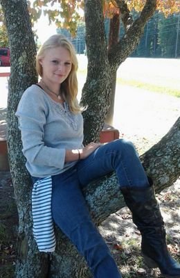 carlarose87's profile picture. 