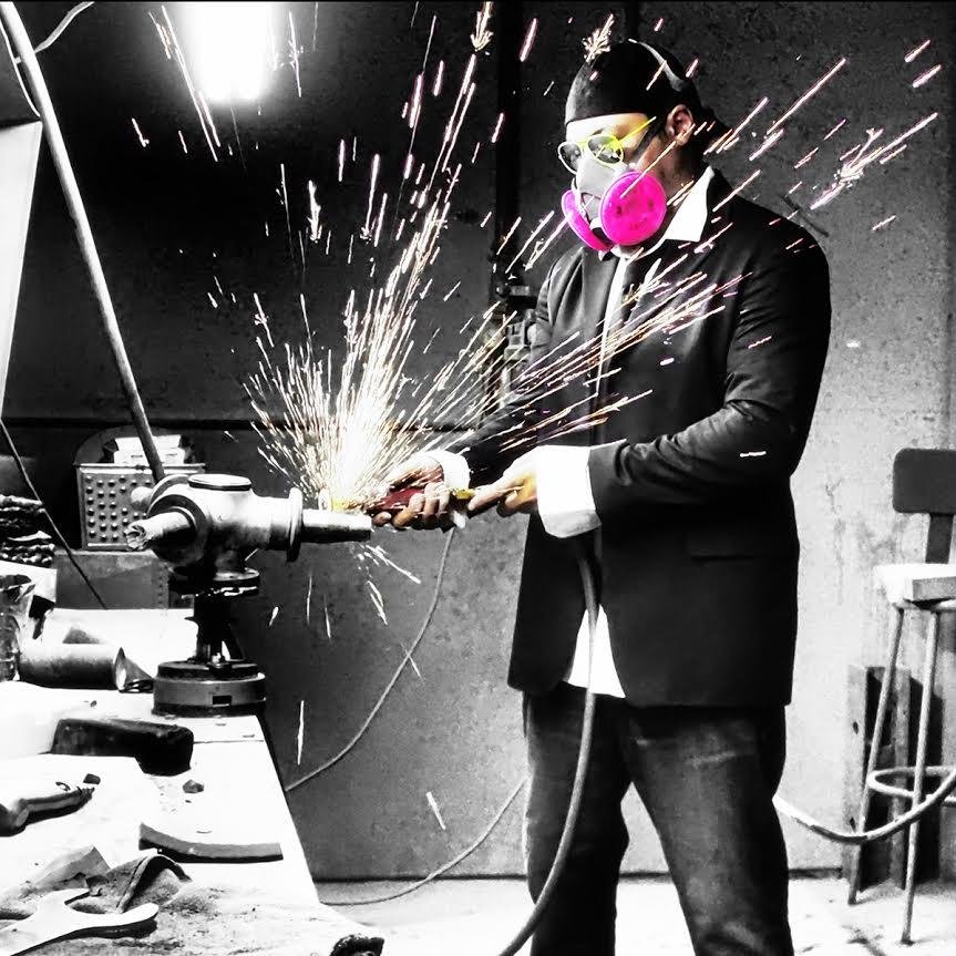 We create aviation sculptures, furniture & accessories by recycling and redesigning airplane parts.