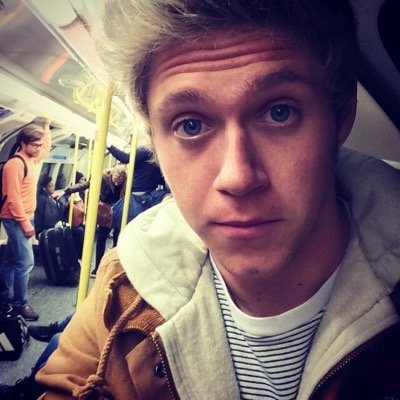 hey sweetie please follow @ilookniall thanks :)