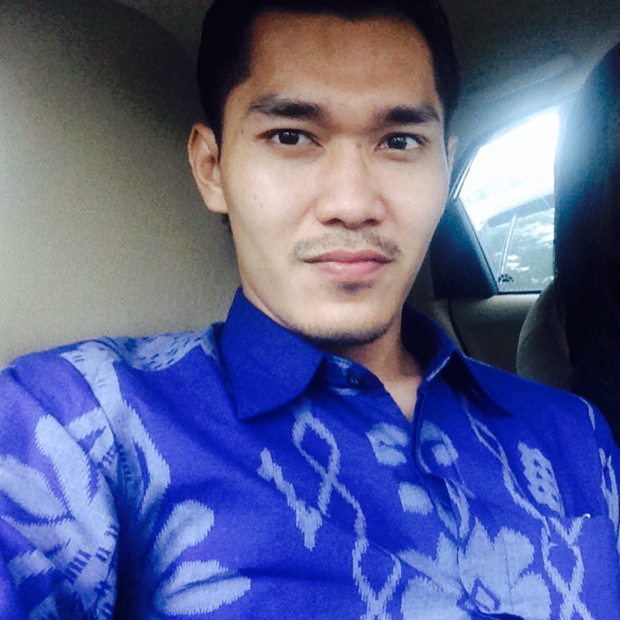 Moslem, karate athlete of sumsel, student of law faculty, dreamer, hardworker, optimist, family is my biggest motivation and supporter