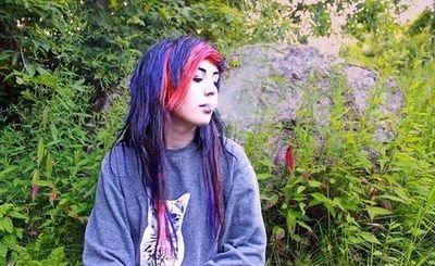 Hi I'm Emma you can call me Emma or Mae... I'm nice and down to earth... I'm easy to get along with... I love music I have a dog .