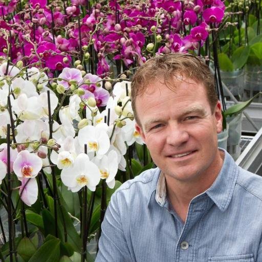 Ondernemen | Samenwerken | Plezier | 1 vrouw | 3 dochters | Levoplant | Phalaenopsis | Cordyline australis | Westland | Wielrennen | Spinnen | Skiën | Voetbal