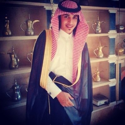 عيون الحب لا يمكن تناظر.   عيوب الخل لو هو كله عيب