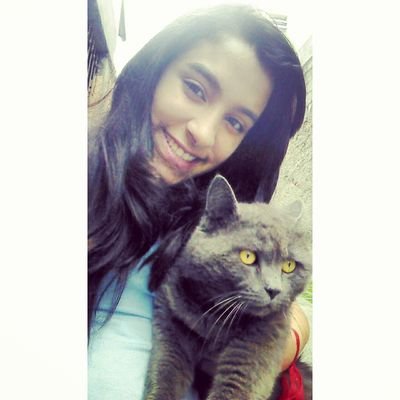 - Follow ? 
- Escuto meu coração pois a minha razão muitas vezes atrapalha o meu pensar. ♫.
