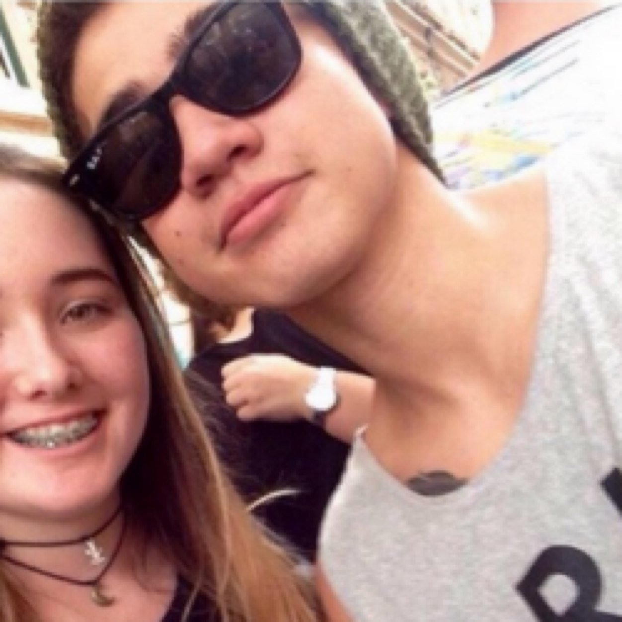 FREE FOLLOW BC I LOVE YOU :) please follow @lukevana