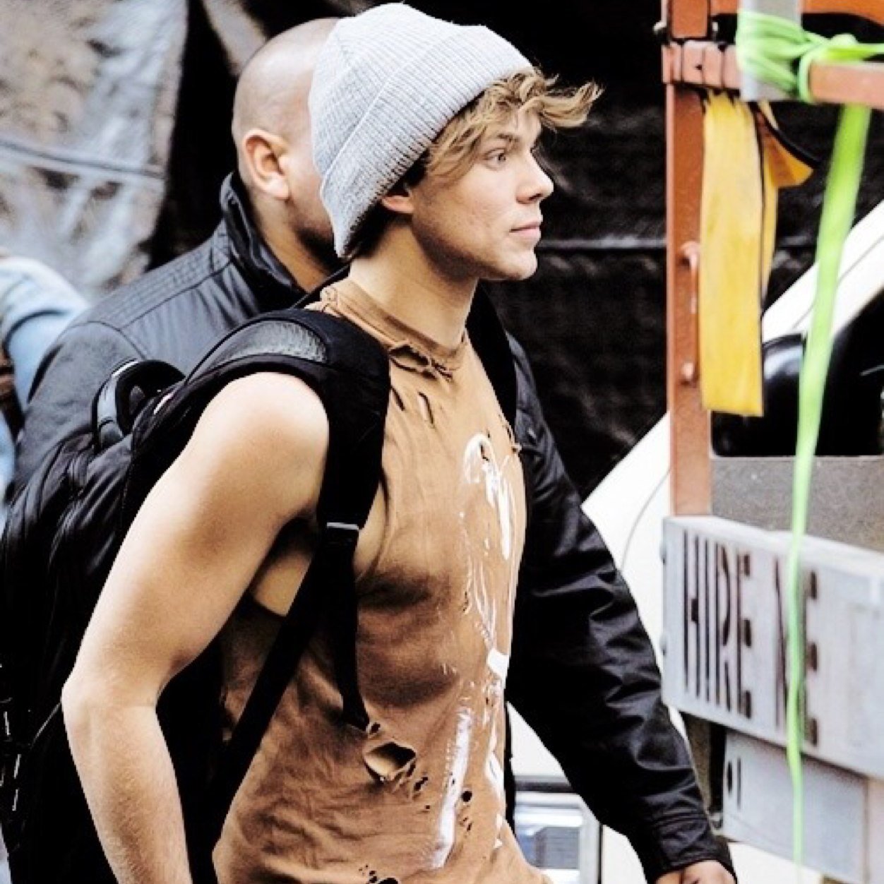 FREE FOLLOW BC YOU'RE PERFECT :) please follow @lukevana