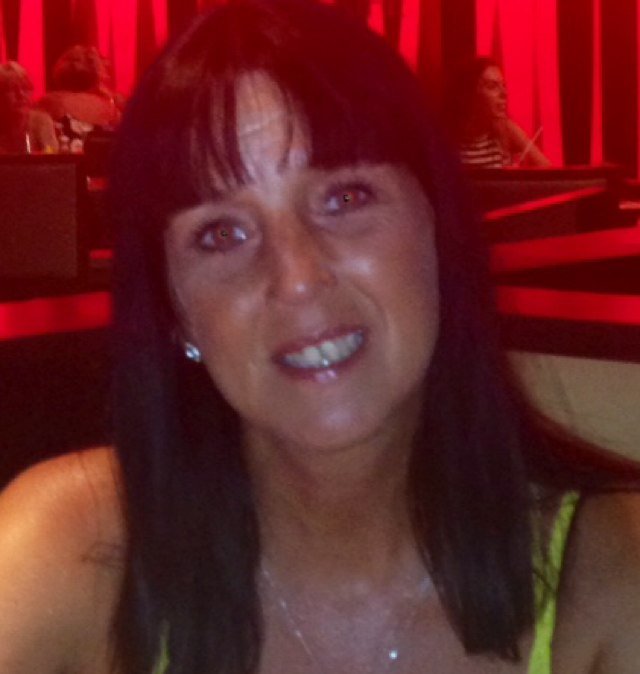 Labour Councillor for Grays Thurrock . My tweets are my own views .
