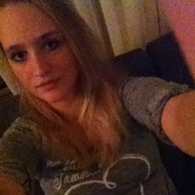 Volleybal~Paardrijden~16 jaar~Mahomiee~Hardstyle is my live~ Ceep calm en stay strong!