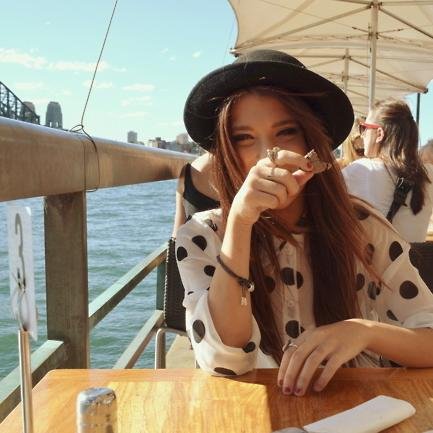 Radiateheartx's profile picture. Las cosas que me dices, me hacen más fuertes cada día.