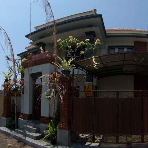 Villa for rent.. Can be rented for day or for year. Phone: 03617420181 / e-mail: griya.shaba.villa@gmail.com