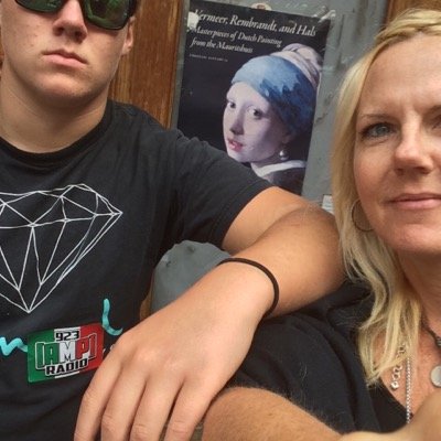 noeleworth's profile picture. 