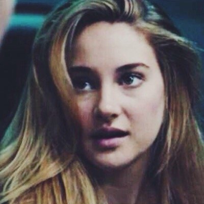 follow @pizzaorpeeta