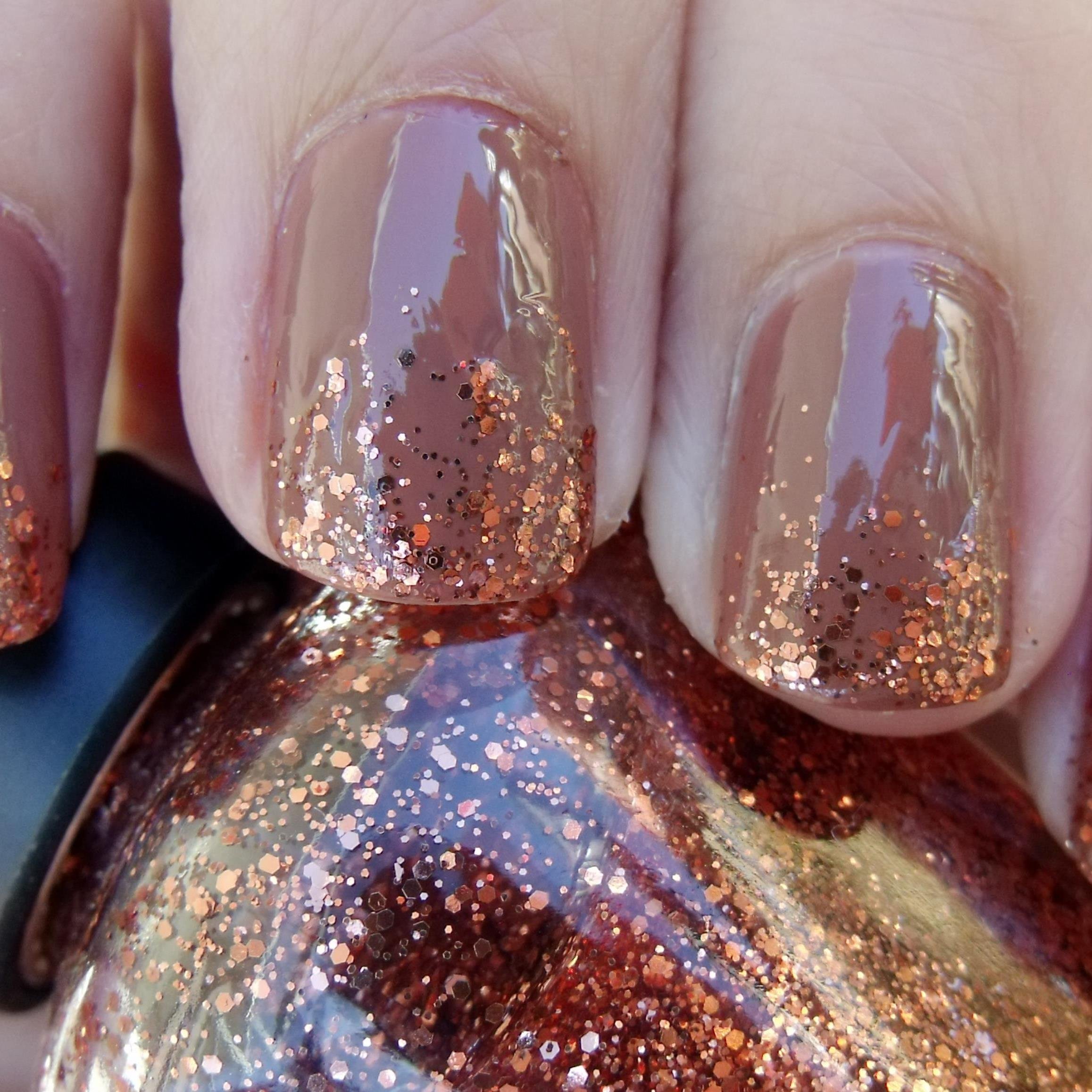 osijek69's profile picture. Addicted to nail polish, in love with stamping plates.