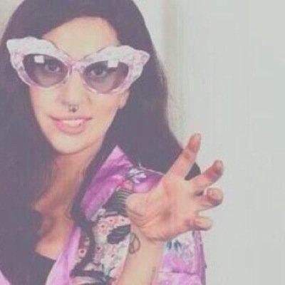 Joined September 15th 2009 at 11:58am Still here and still active. Loving Twitter and loving life 3 #pawsup #littlemonsters #straightedge #vegan #f4f