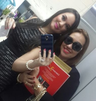 Karlaalbablum's profile picture. 