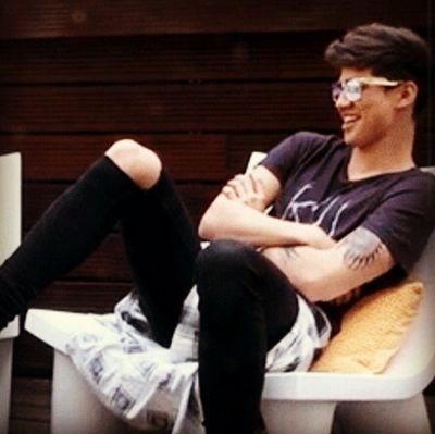 lol calum!
