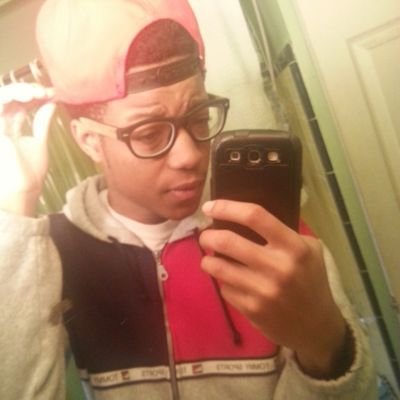 I see you looking at my page , yeah go head and follow me (Looks and see have anybody followed) I love my fam and my real friends.