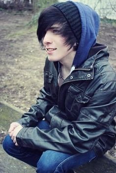 I'm so Emo. i like pierce the veil, black veil brides, snow whites posin bite, sleeping with sirens. Im so emo. just like emo charle on onision