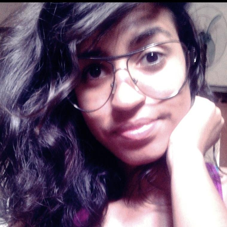 Sou evangélica,legal,amiga!!!Adoro animais e estou aprendendo a tok batera...