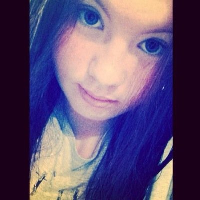 im just an normal girl living in a tough world :)