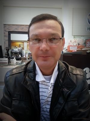Profesional en el área Comercial y Marketing con experiencia en el sector de Consumo Masivo en empresas Internacionales y Nacionales.