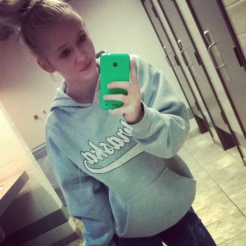 Lady_Moe_'s profile picture. Sometimes you have to let go of something Precious , In order to get something Priceless !