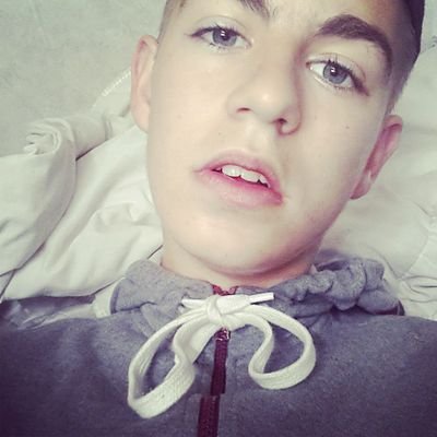 allume le shit , fume le shit et passe à ton voisin