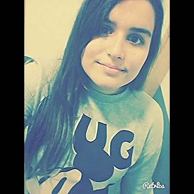 CHICA ALOCADA, ALEGRE, CON MUCHO SENTIDO DEL HUMOR , MORENA Y DE OJOS PARDOS.                   AFICIONES:sacar sonrisas, cantar y hacer locuras♥