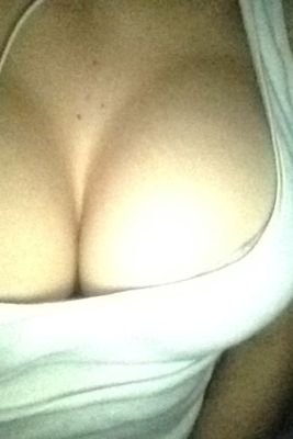 AaaaOnestall's profile picture. Je suis une bi qui aime le sex envoyer moi vos snap les filles